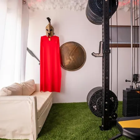 Baroque Art With Pool Sauna Gym *