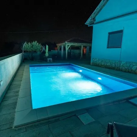 Baroque Art With Pool Sauna Gym Villa Pridraga