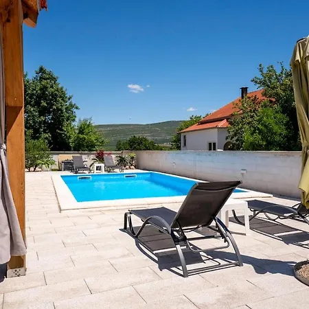 Baroque Art With Pool Sauna Gym Villa *