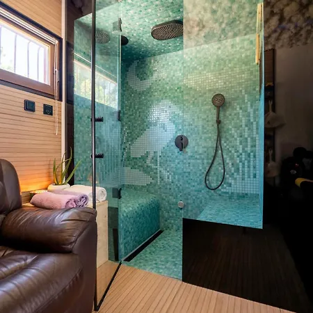 Baroque Art With Pool Sauna Gym Villa *