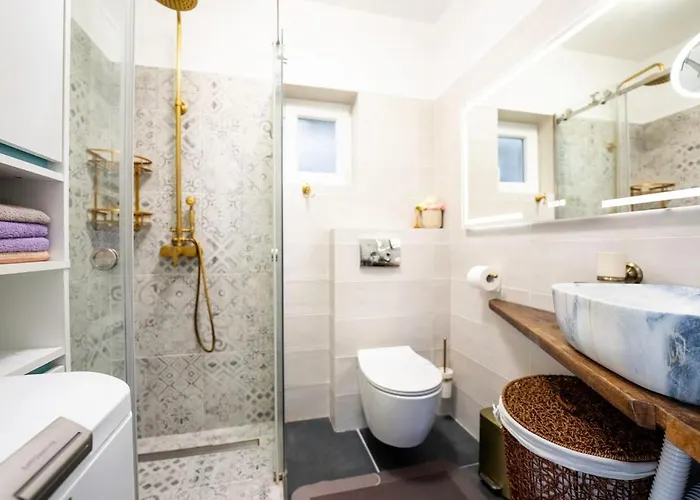 Baroque Art With Pool Sauna Gym ヴィラ *