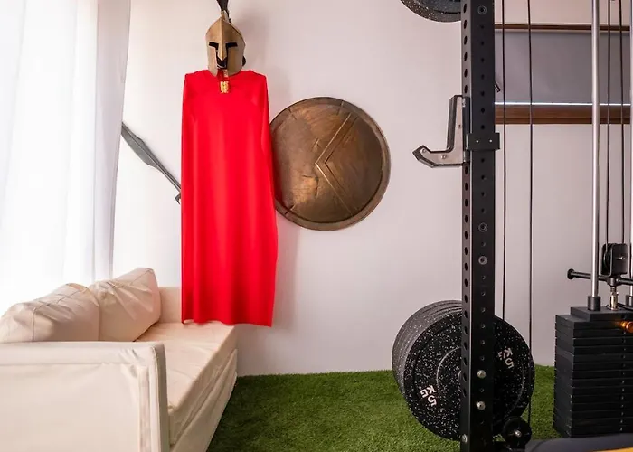 Baroque Art With Pool Sauna Gym *