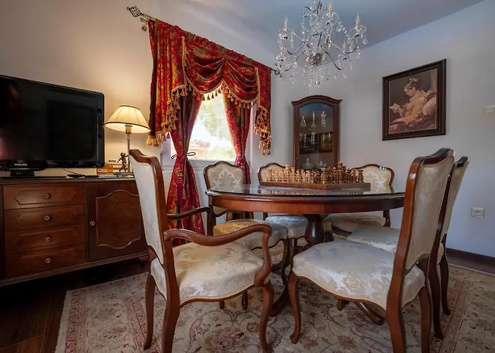 Baroque Art With Pool Sauna Gym ヴィラ *