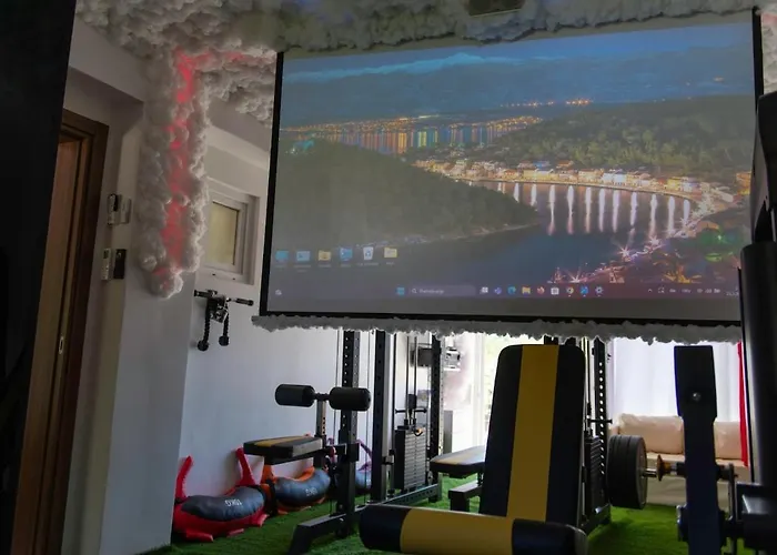 Baroque Art With Pool Sauna Gym Pridraga