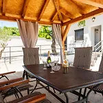 Villa Baroque Art With Pool Sauna Gym Pridraga