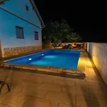 Baroque Art With Pool Sauna Gym * Pridraga