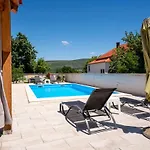 Baroque Art With Pool Sauna Gym Villa *