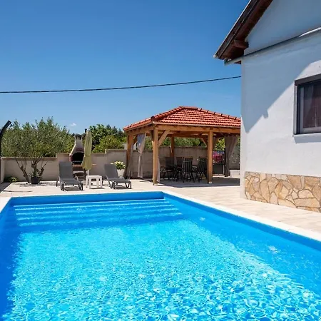 Baroque Art With Pool Sauna Gym