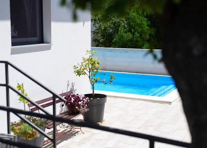 Baroque Art With Pool Sauna Gym * Pridraga