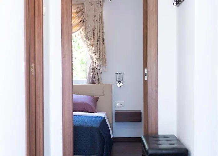 Baroque Art With Pool Sauna Gym