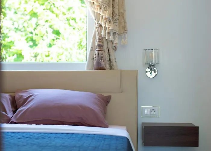 וילה Baroque Art With Pool Sauna Gym