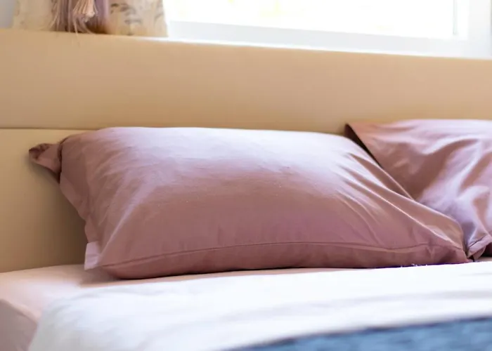 וילה Baroque Art With Pool Sauna Gym