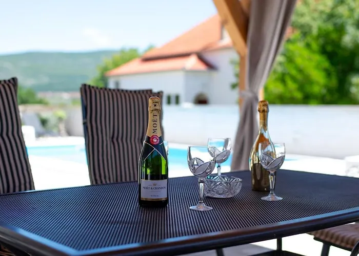 וילה Baroque Art With Pool Sauna Gym Pridraga